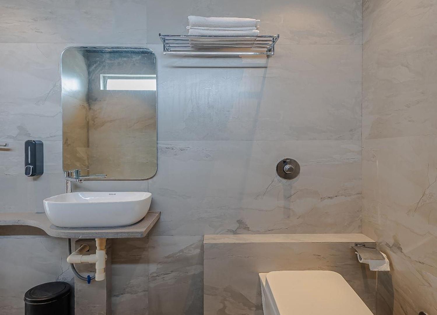 Hotel Aura - Near Malad Link Road Mumbai