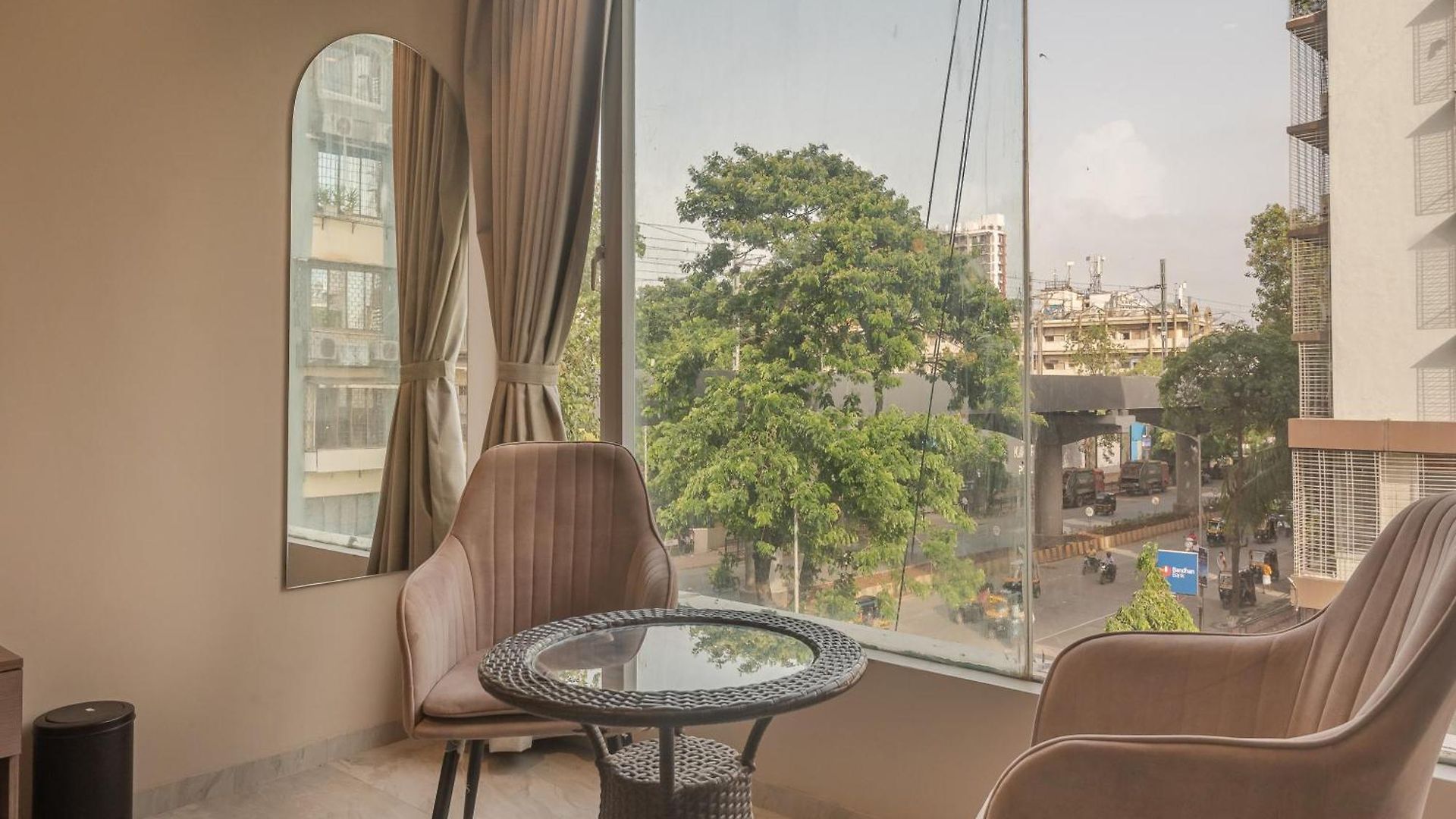 Aura - Near Malad Link Road 3* Mumbai