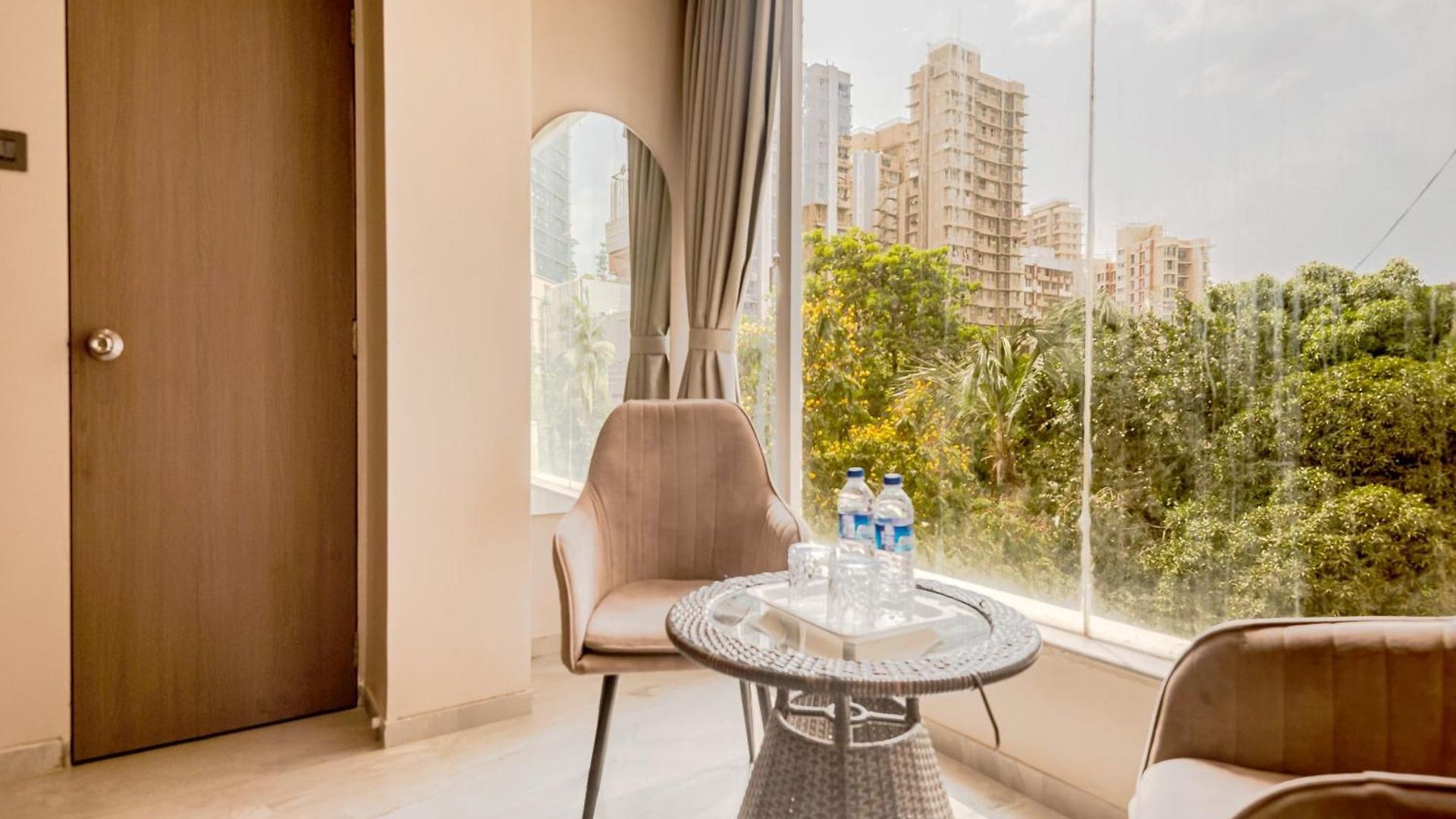 Aura - Near Malad Link Road Hotel Mumbai