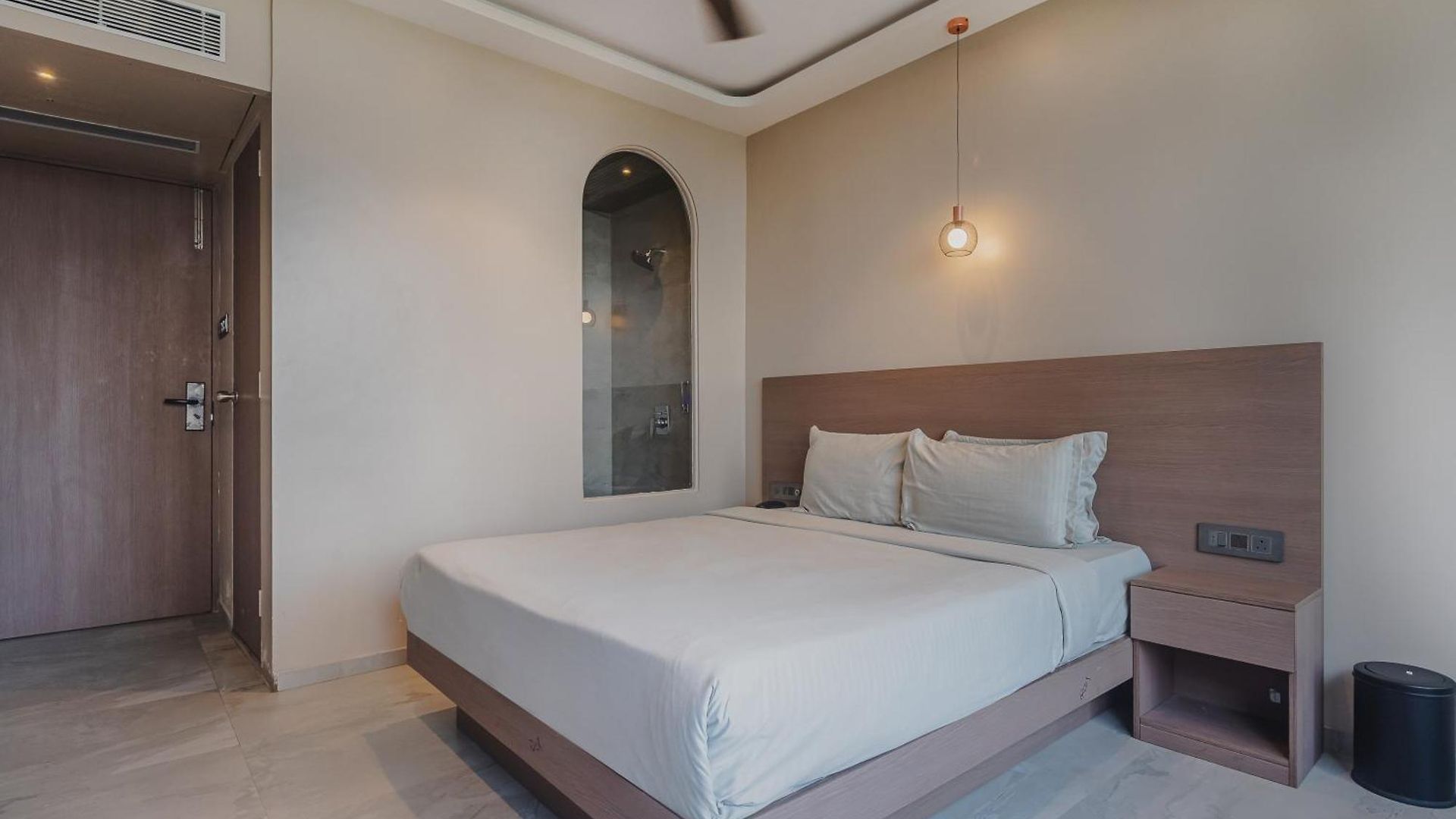 Hotel Aura - Near Malad Link Road Mumbai