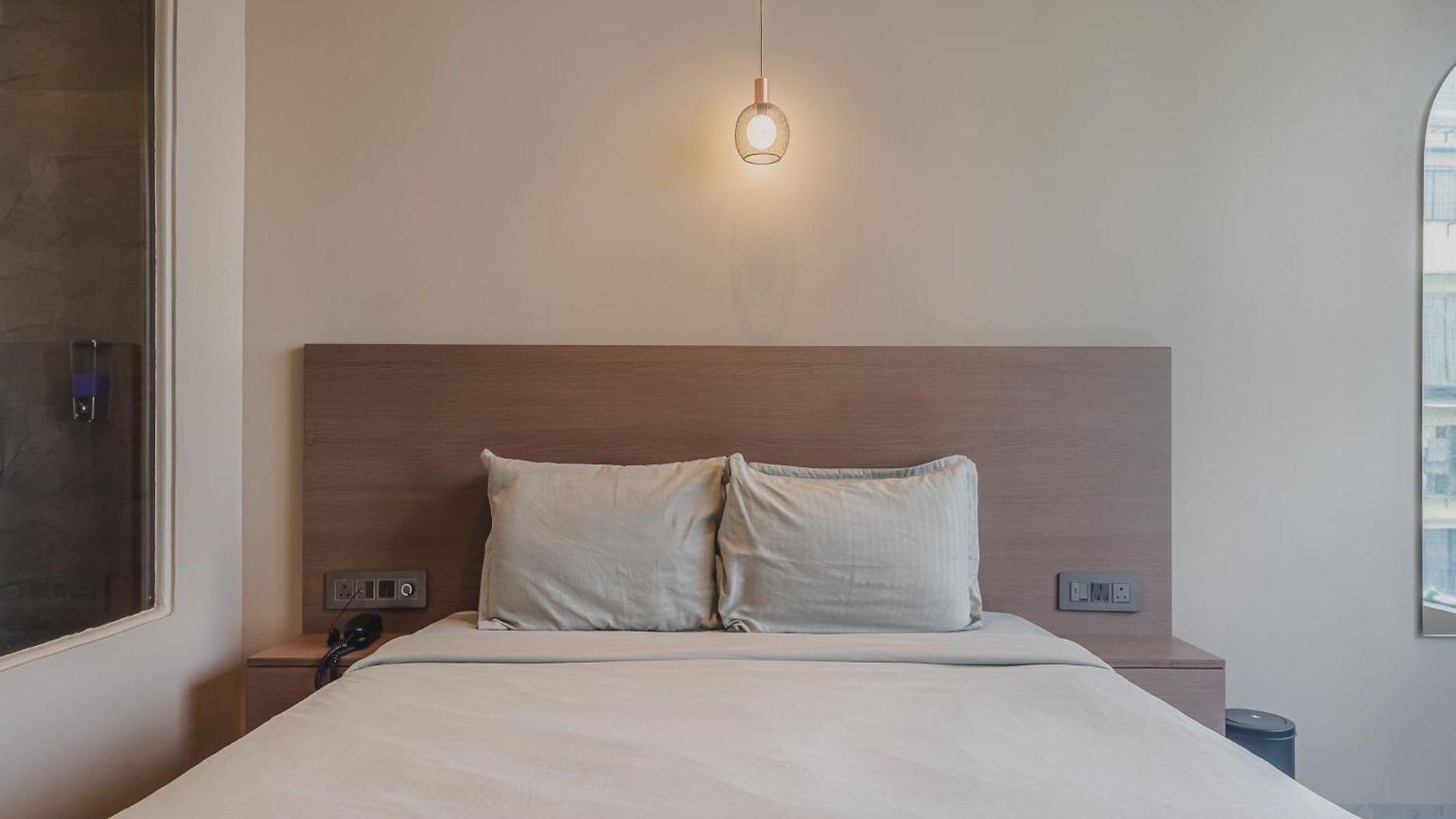 Aura - Near Malad Link Road 3*