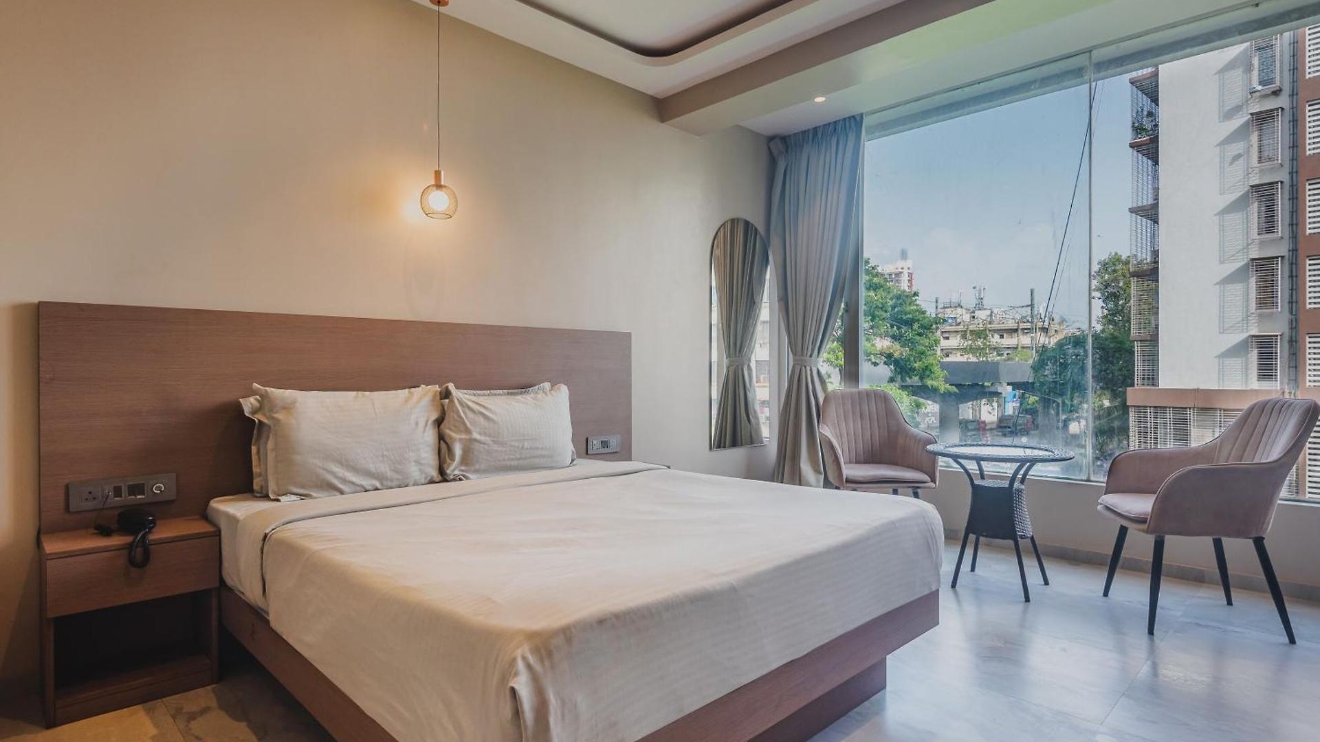 Aura - Near Malad Link Road 3* Mumbai