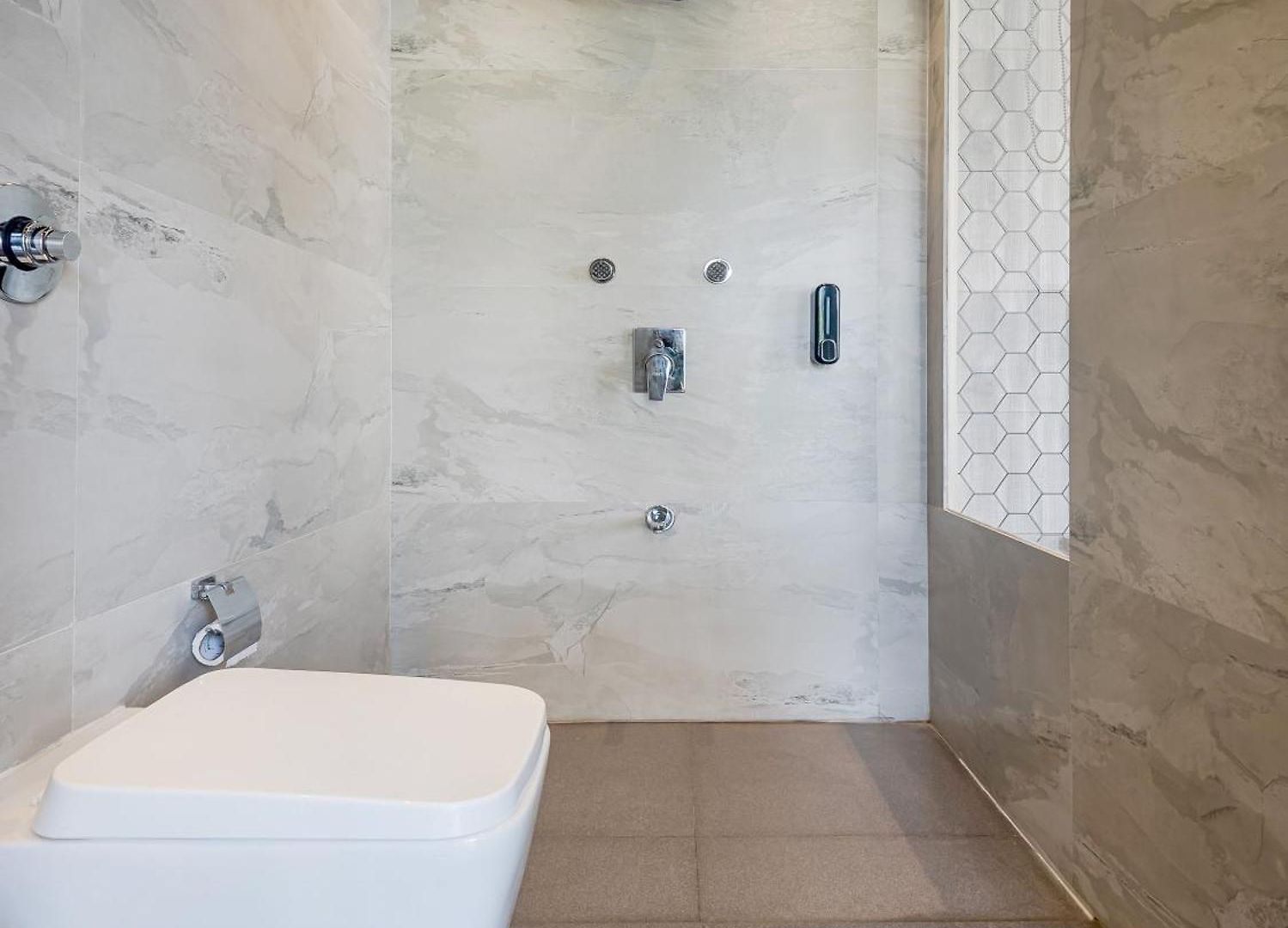 Aura - Near Malad Link Road