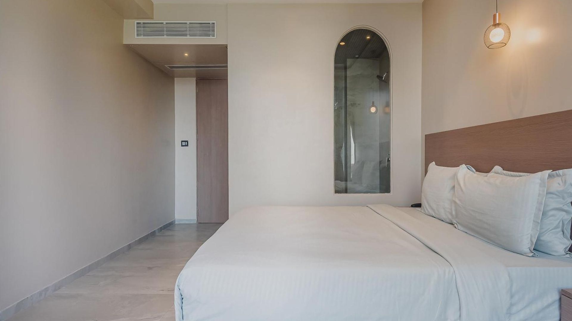 Hotel Aura - Near Malad Link Road 3*