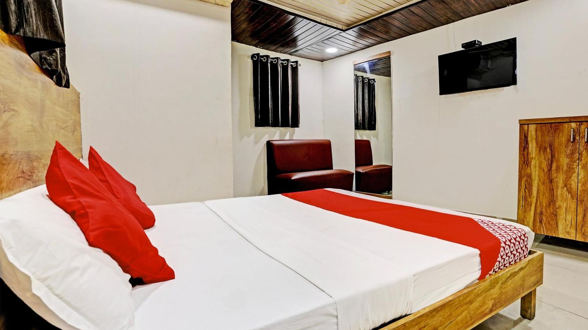 Hotel Oyo Flagship Satyam Palace 3*