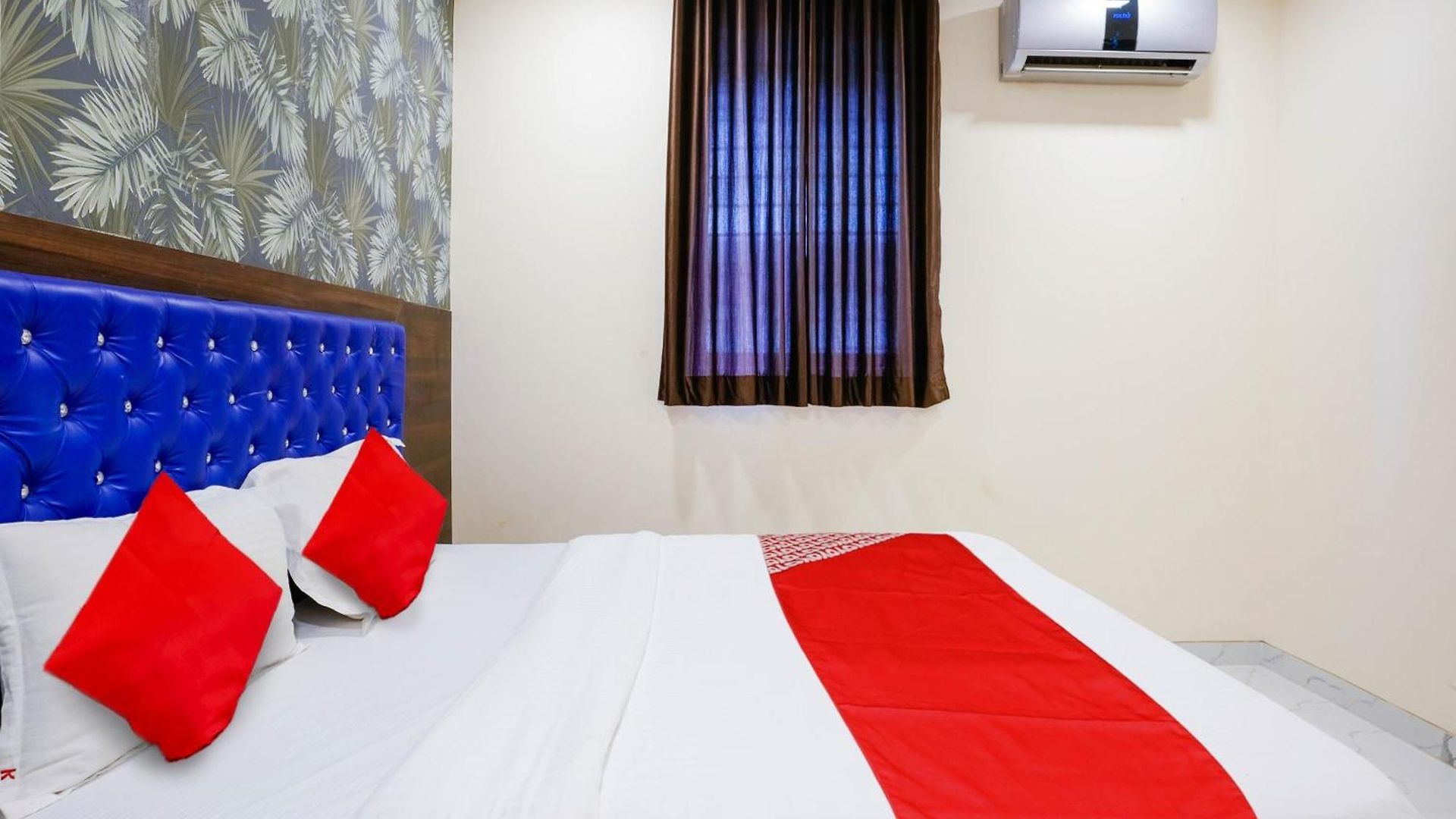 O King Residency Near Bharat Talkies Hotel 4*