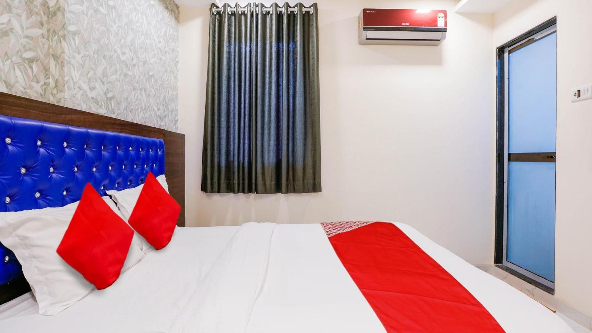 O King Residency Near Bharat Talkies 4*