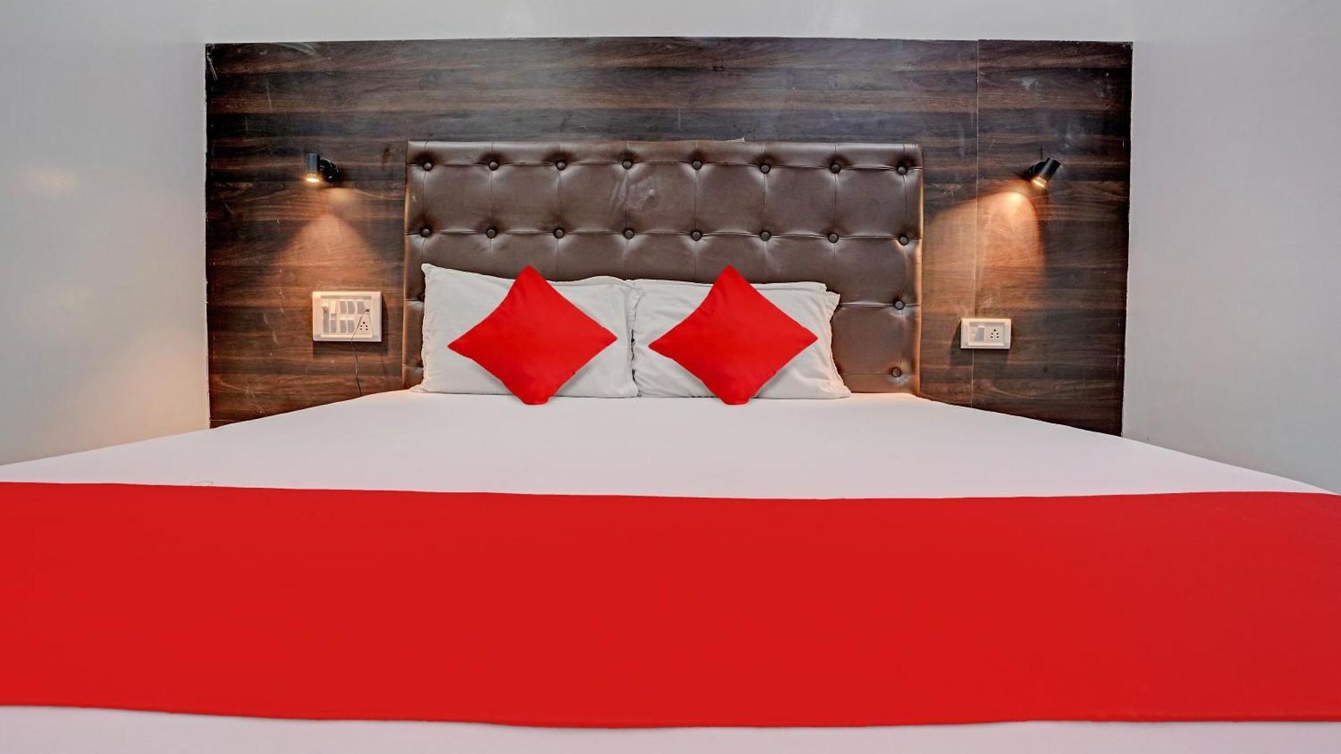O Nithyanand Hotel 3*