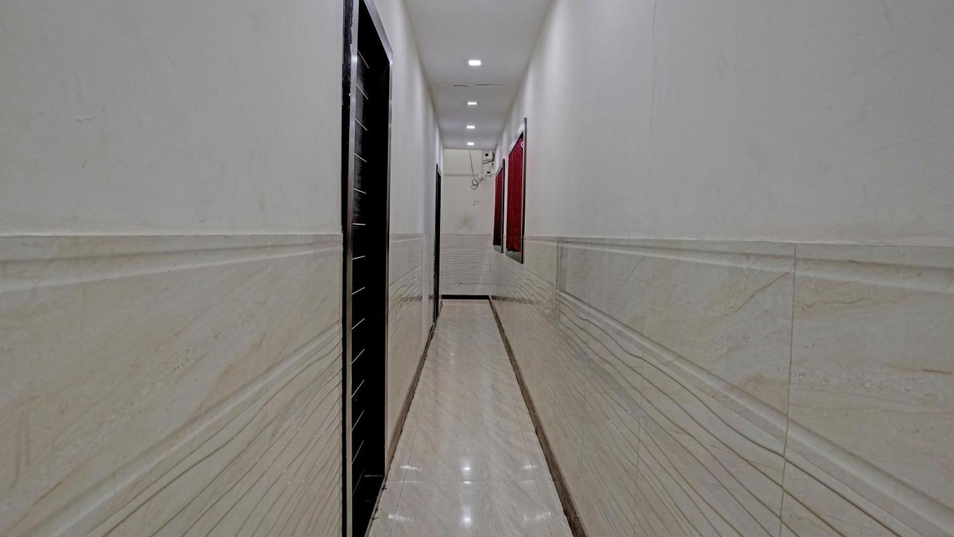 O Nithyanand Hotel Mumbai