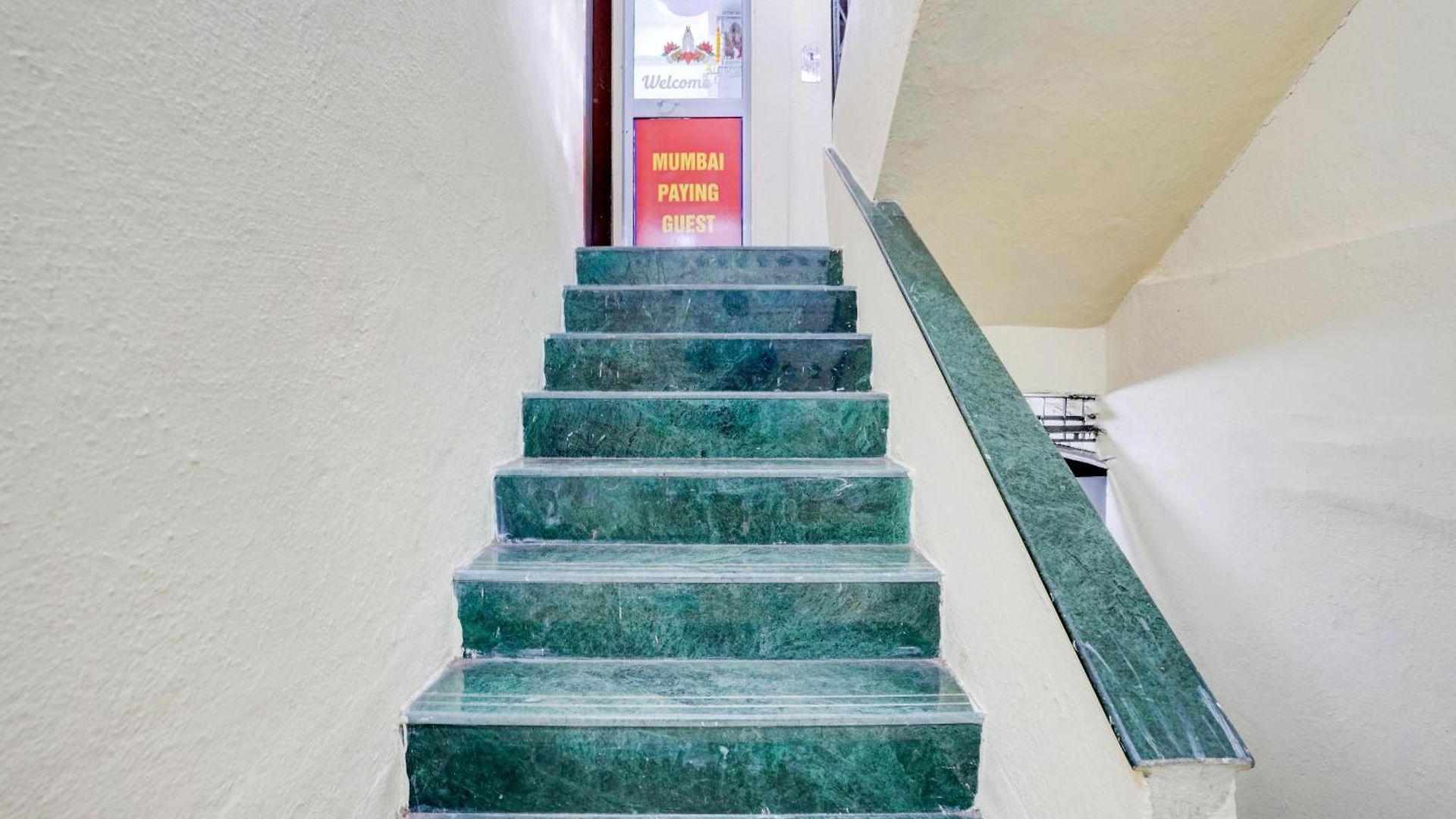 O Paying Guest Hotel