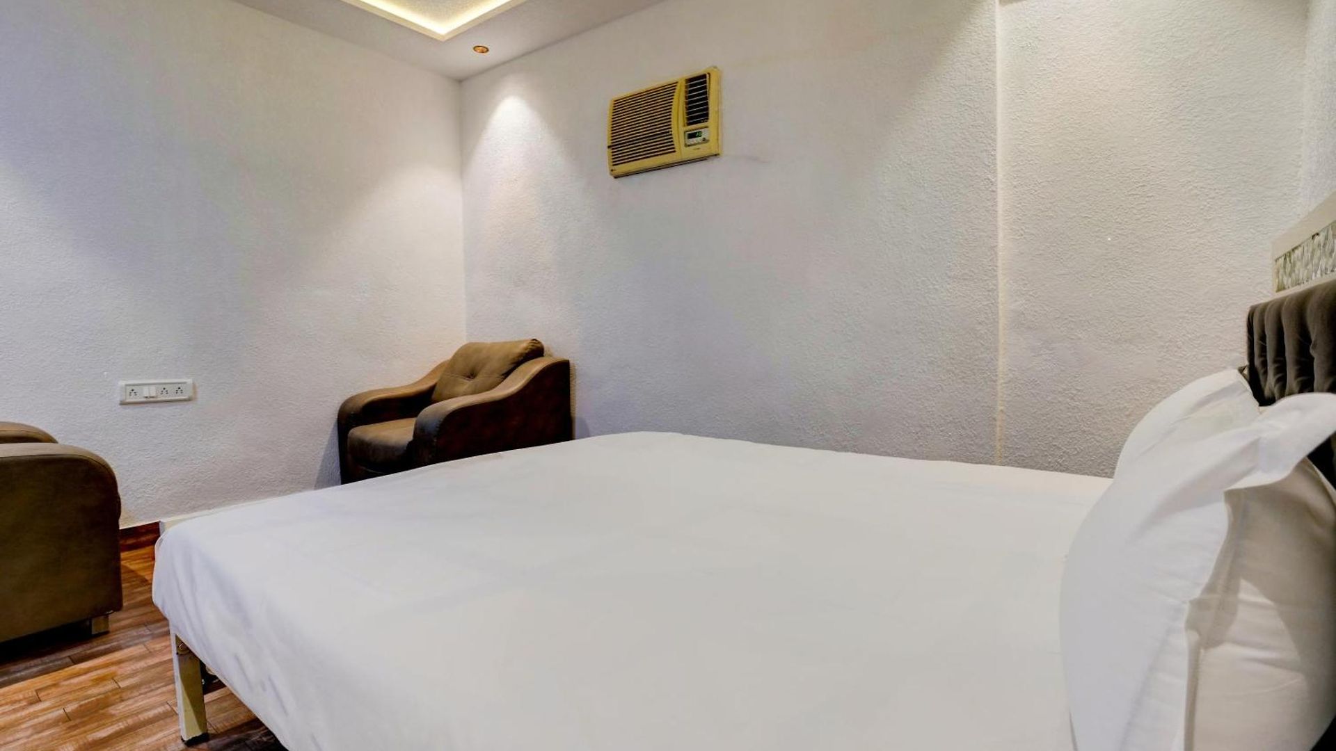 O Paying Guest Hotel