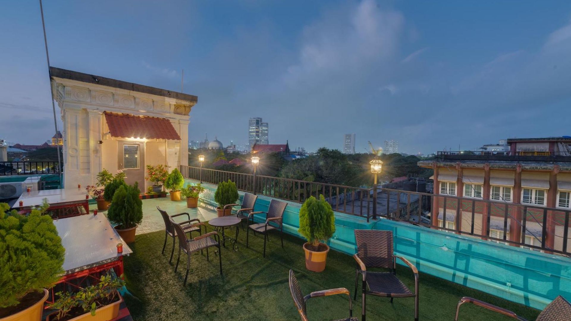 Suba Palace Near Gateway Of India