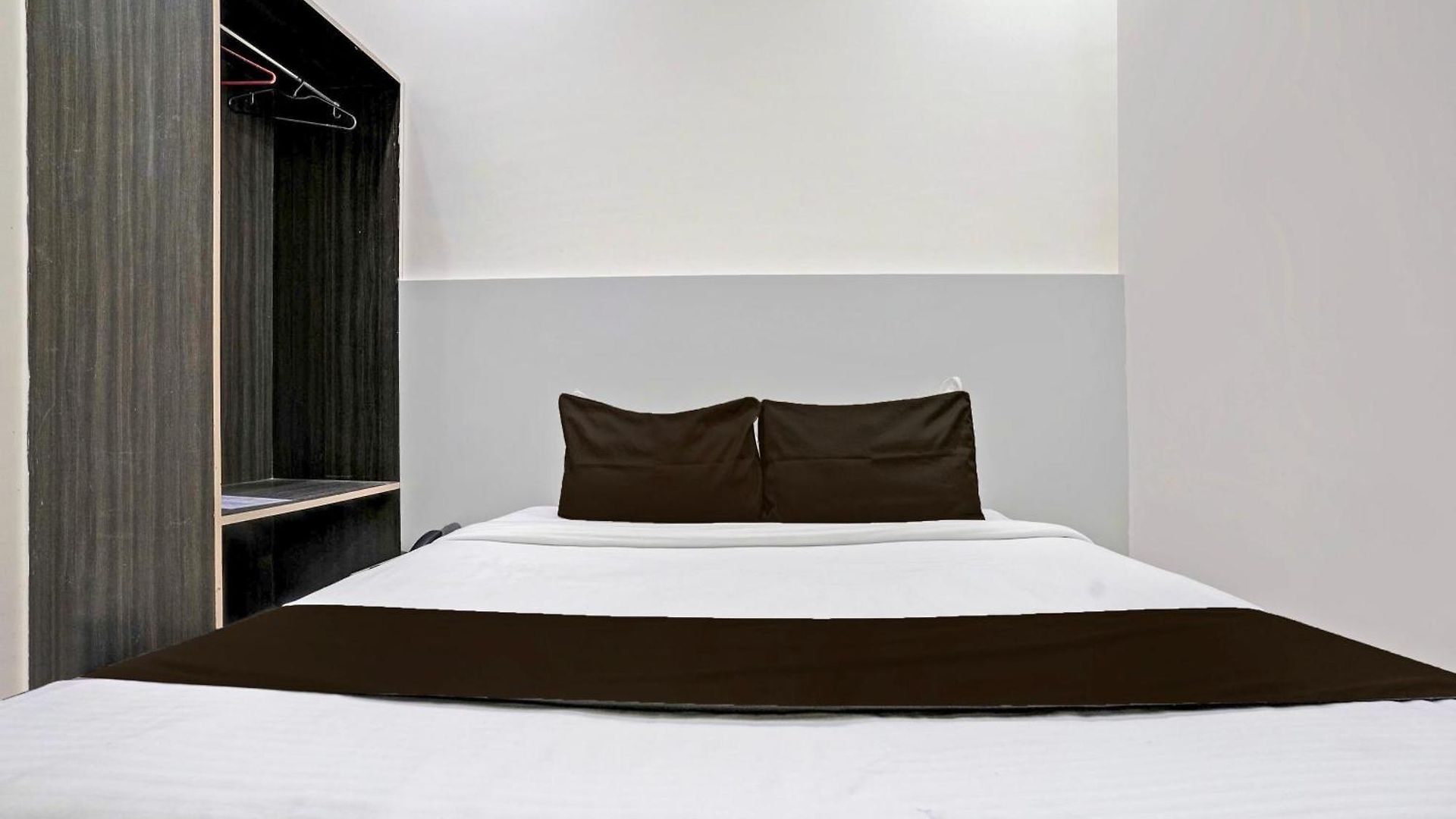 Super O Kailash Park Near Sakinaka Metro Station Hotel