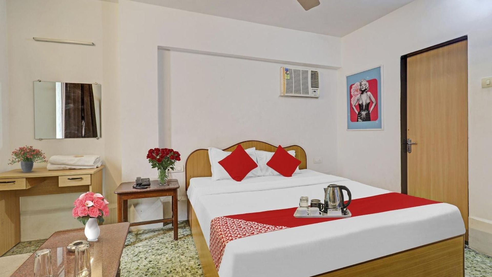 Super O Rajdoot Near Phoenix Palladium Hotel