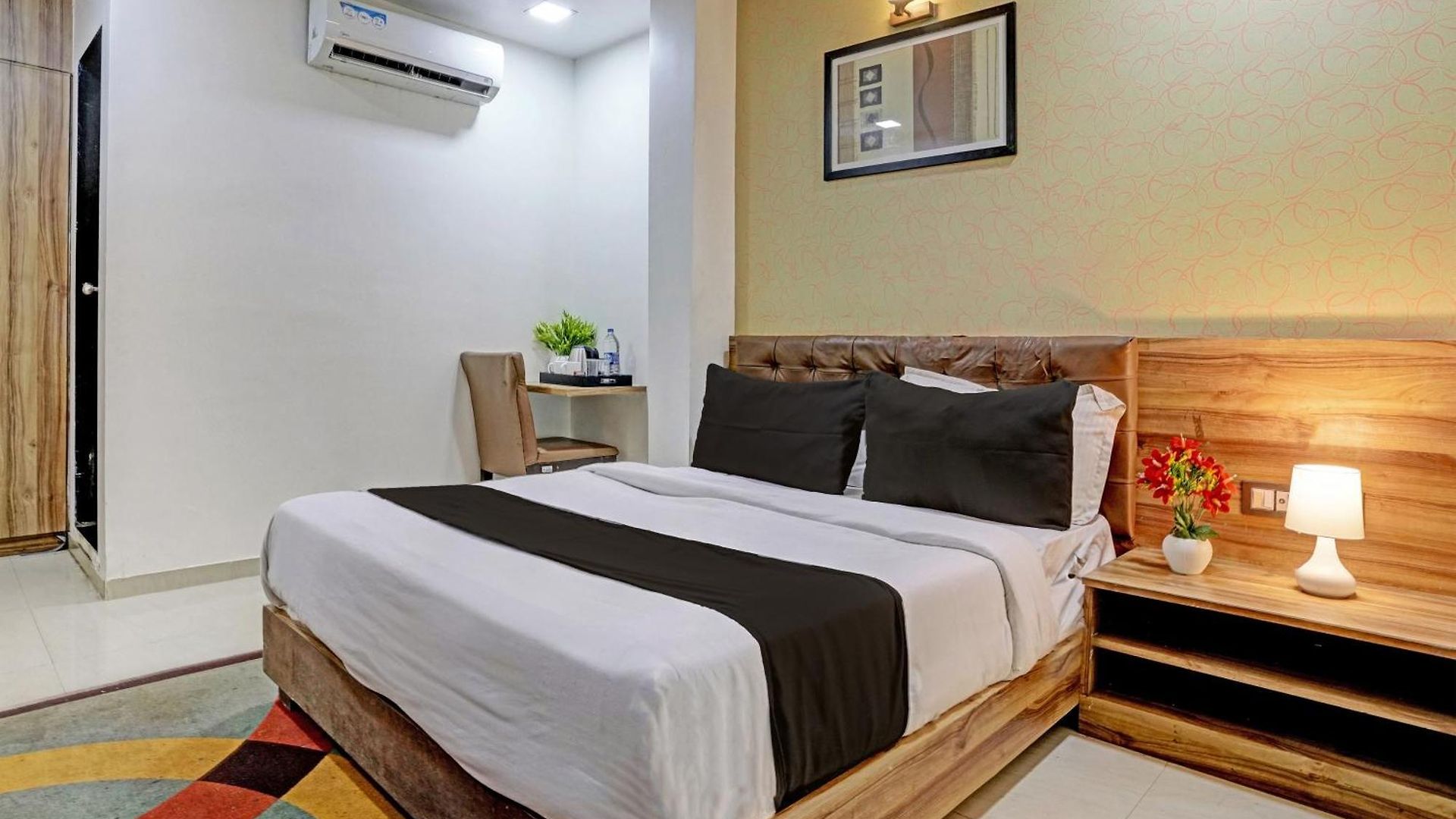 Hotel O Blue Near R Mall