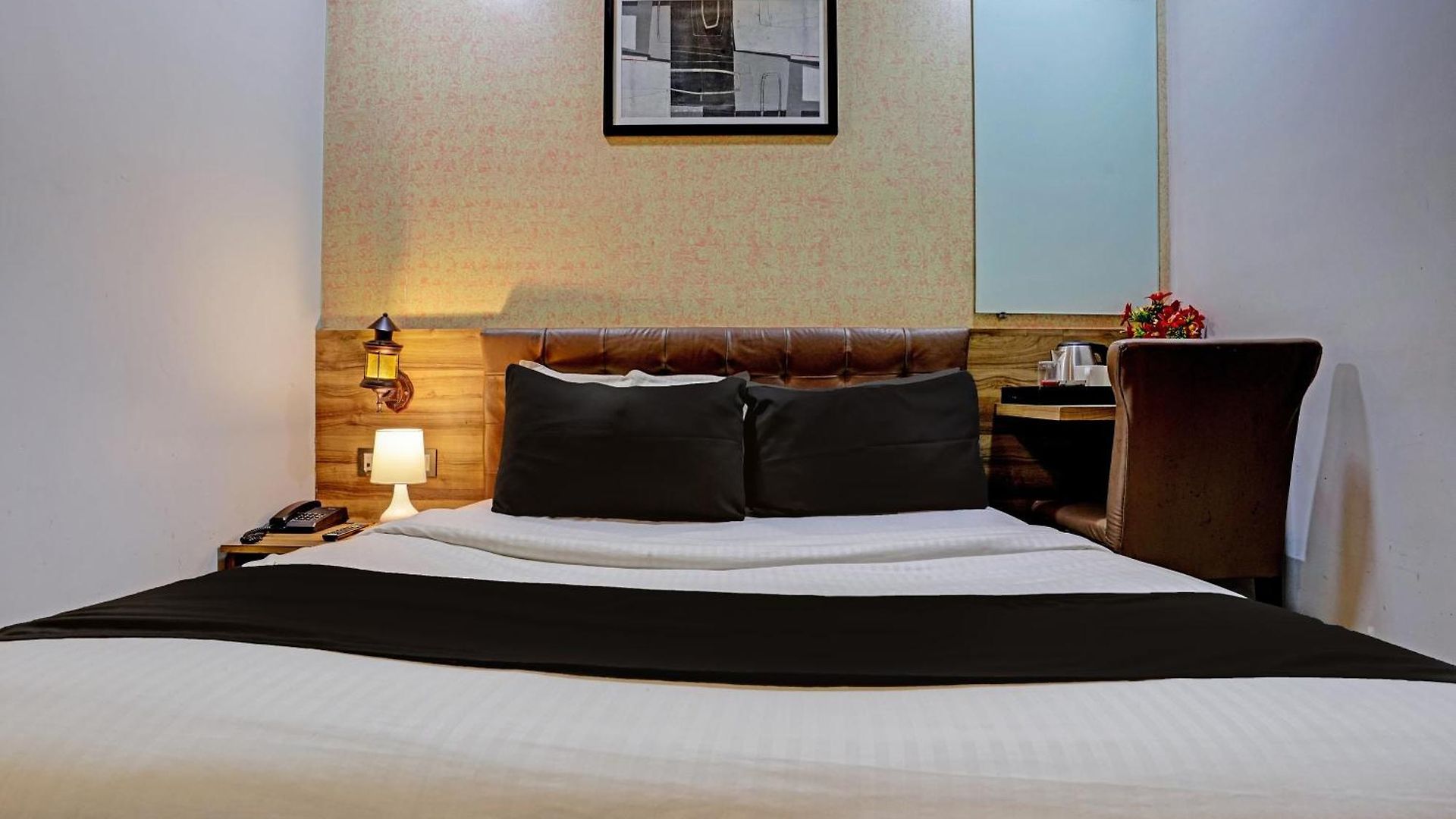 Hotel O Blue Near R Mall Mumbai