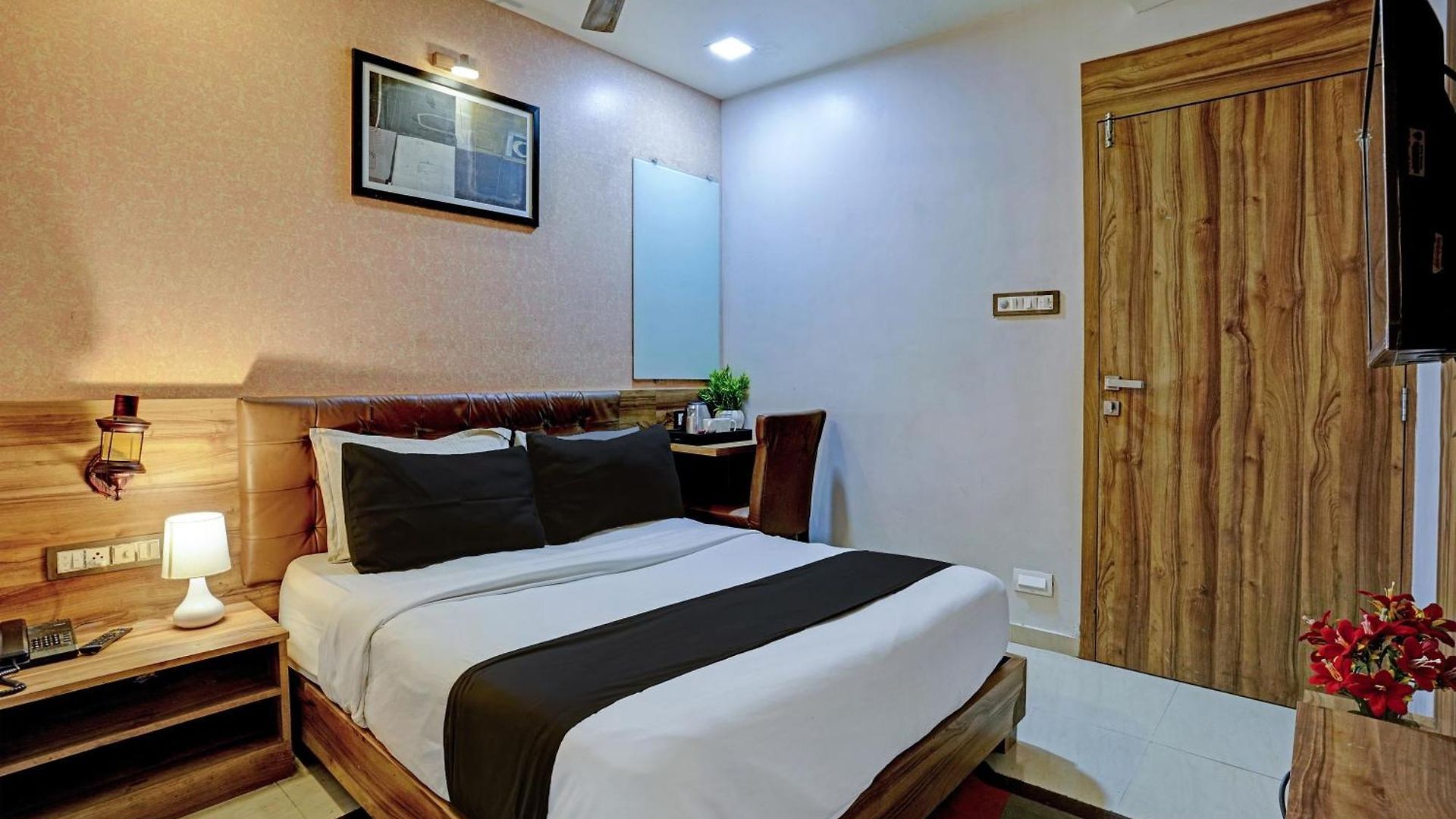 Hotel O Blue Near R Mall