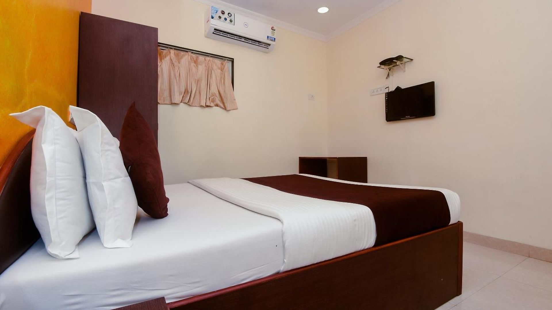 Hotel O Palace Mumbai