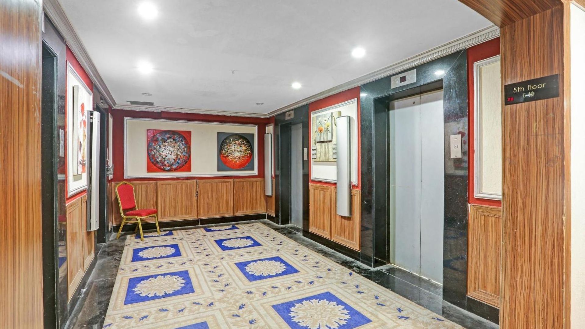 Townhouse Royal Palms Hotel