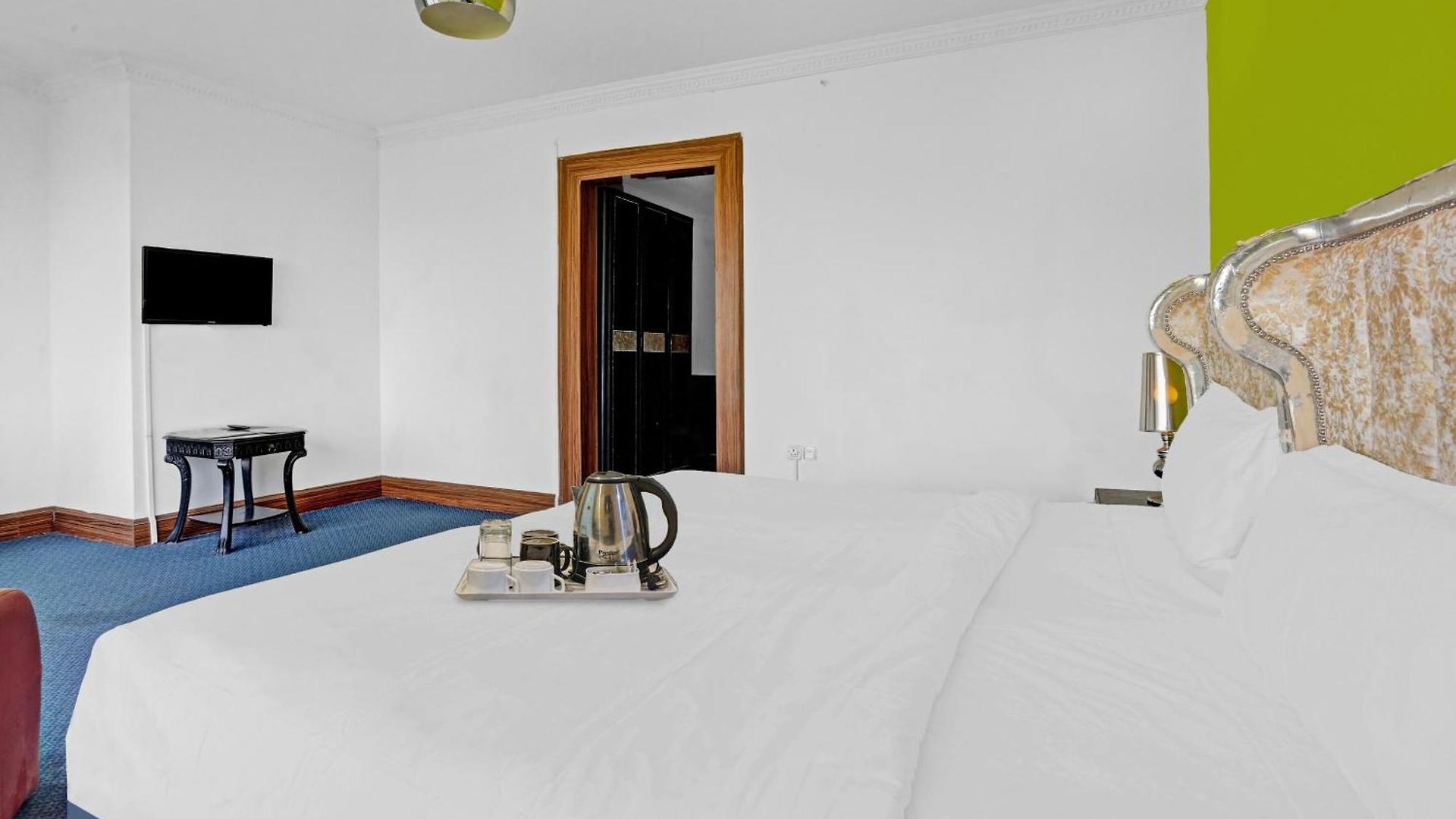 Hotel Townhouse Royal Palms