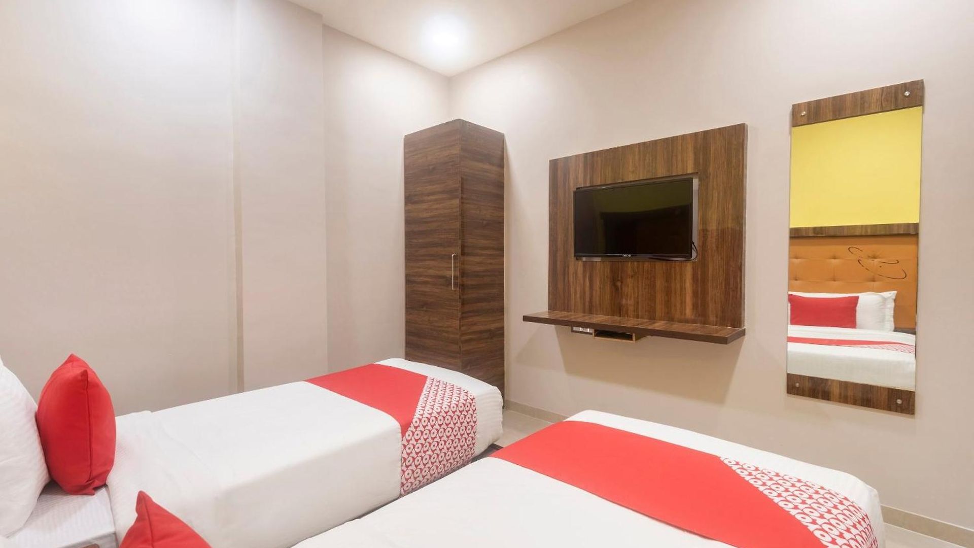 Blue Executive Near Chhatrapati Shivaji International Airport