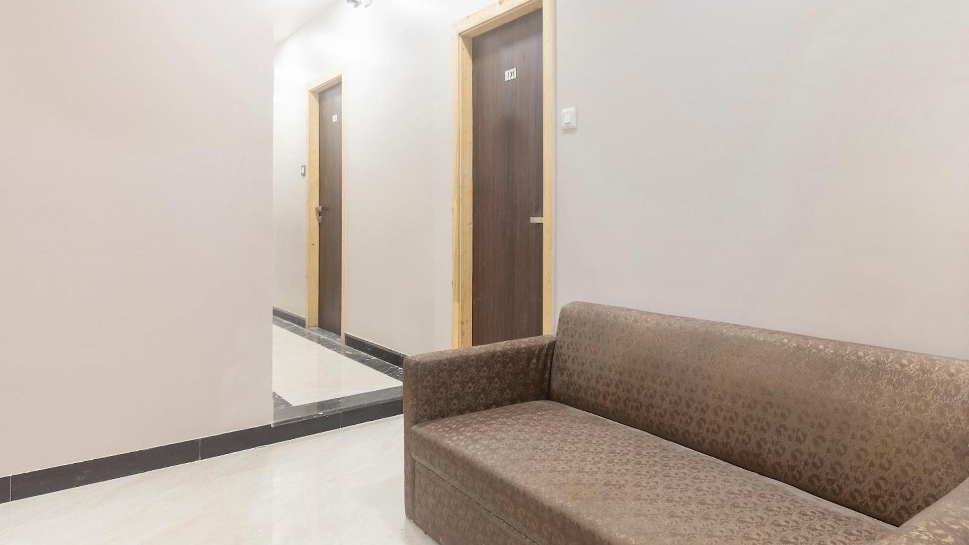 Blue Executive Near Chhatrapati Shivaji International Airport Hotel