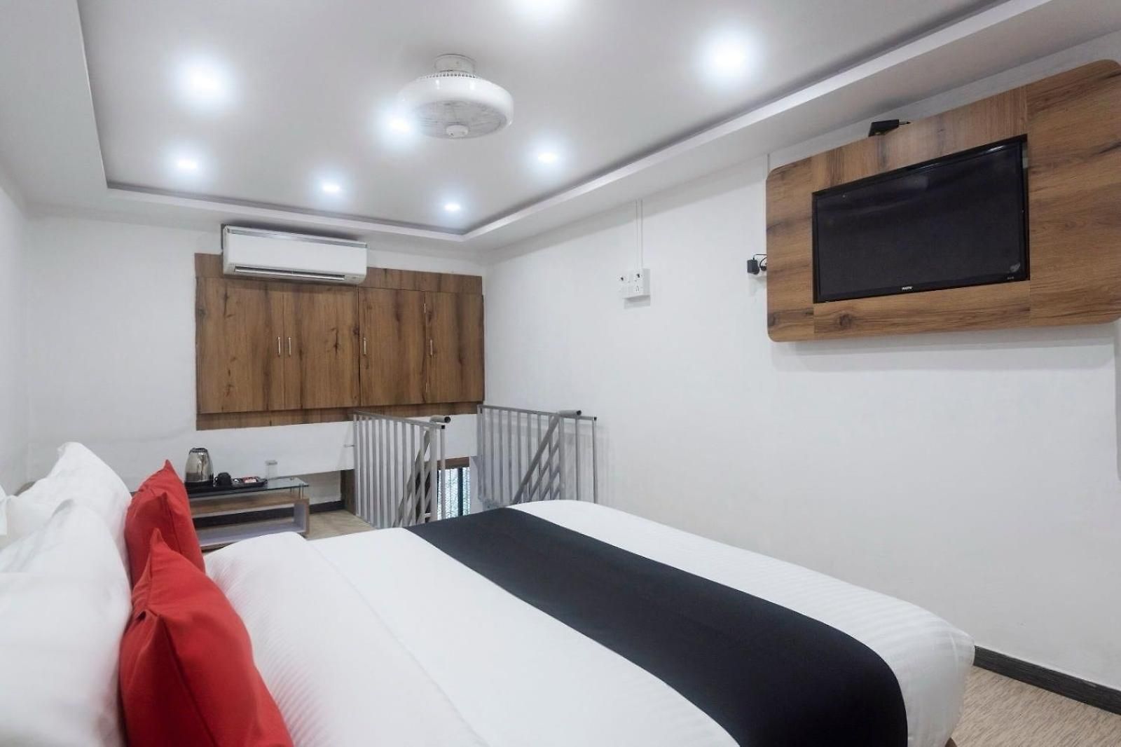 Hotel O Babas Residency