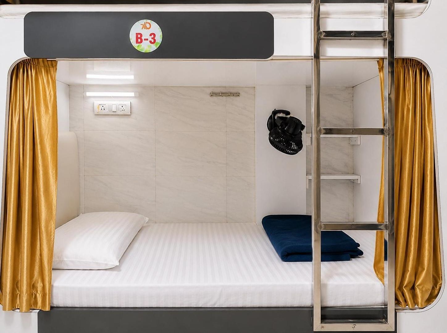 Andheri-69-dormitory Apartment *