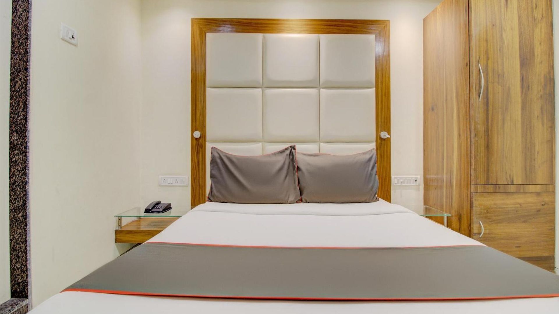 Hotel O Address Mumbai