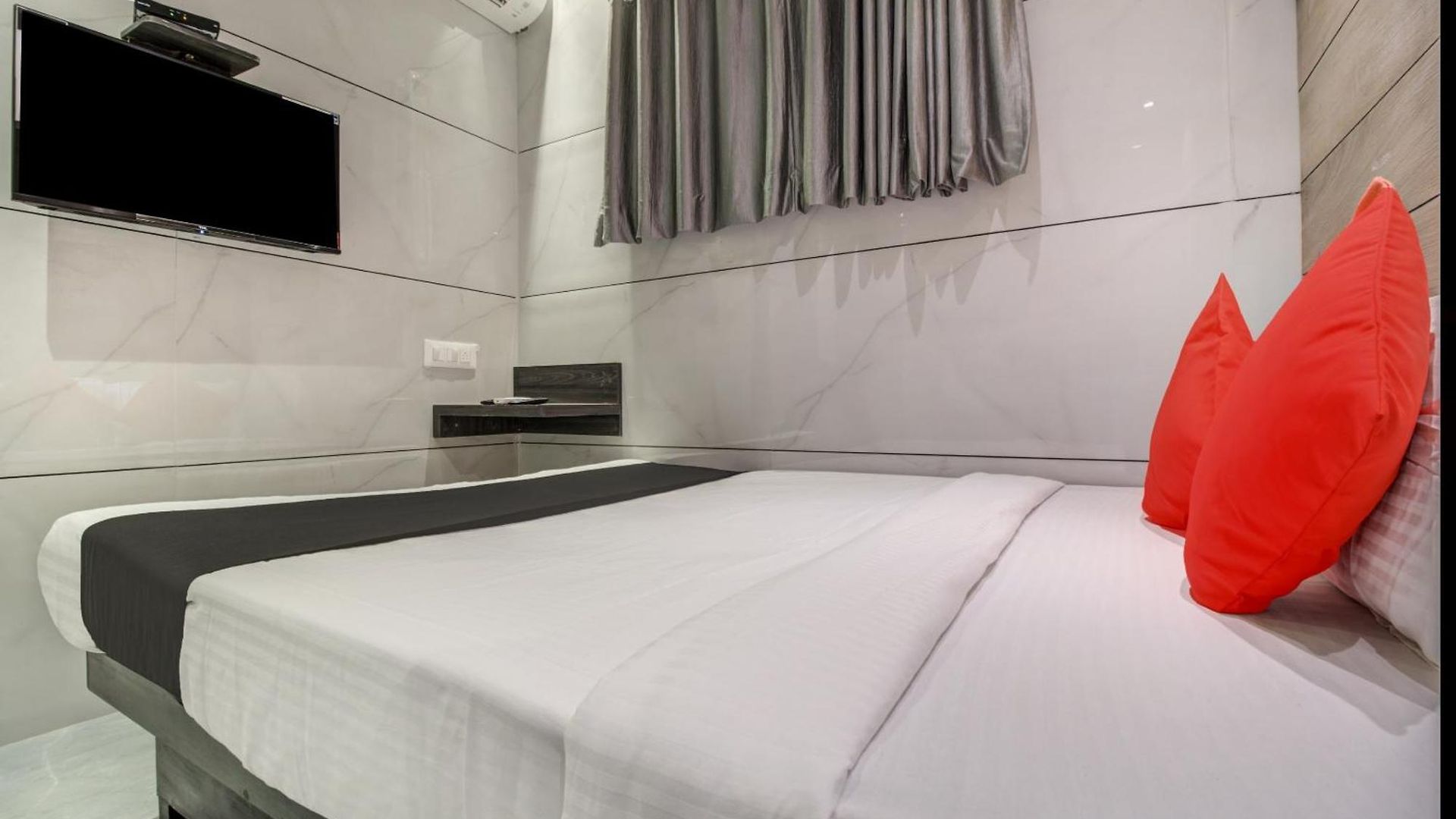 Hotel Spring Residency