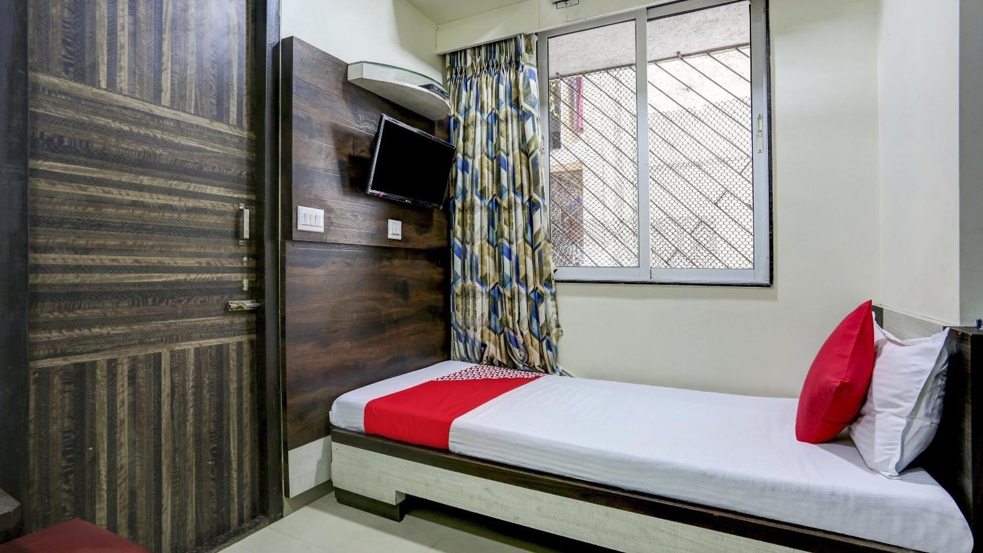Hotel Fabhotel Nishita