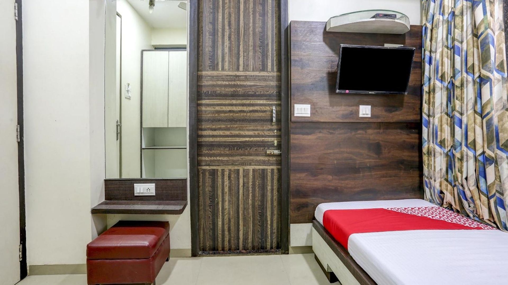 Fabhotel Nishita 3*