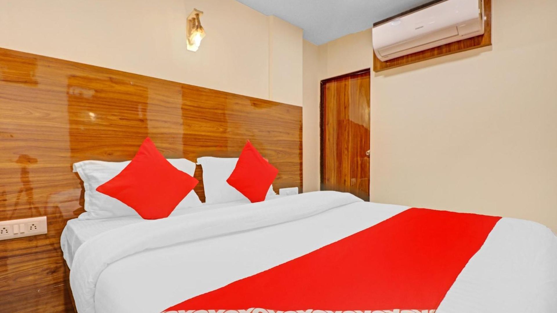 O Royal Park Hotel 4*