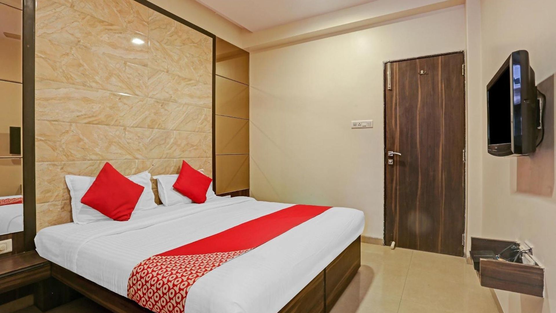 O Amfahh Hotel Mumbai
