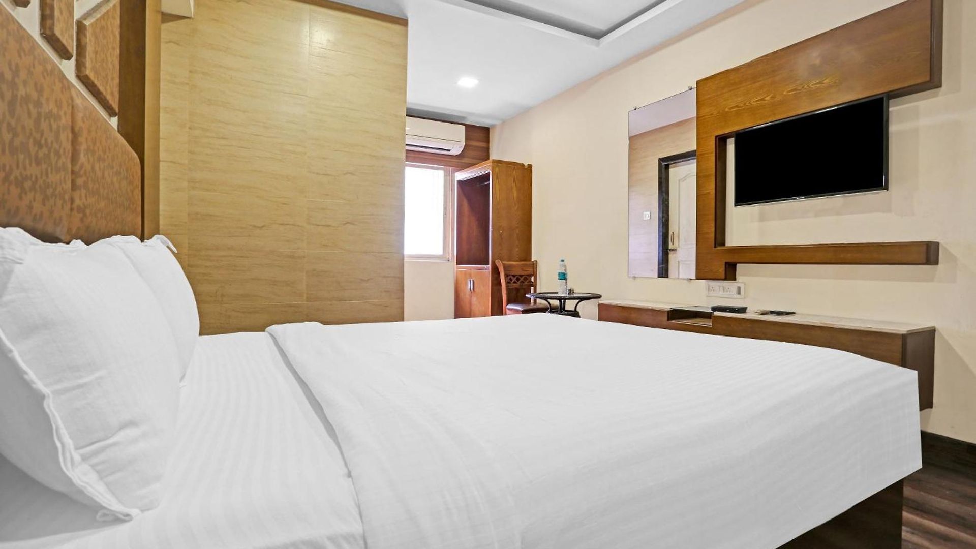 Oyo Executive Mumbai