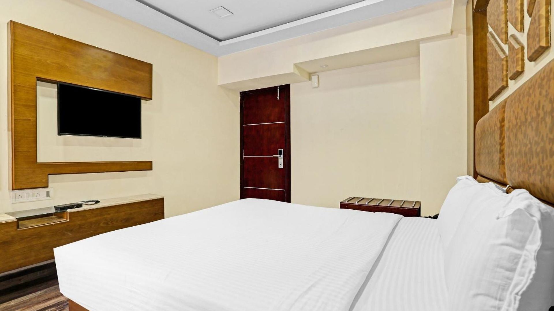 Hotel Oyo Executive Mumbai