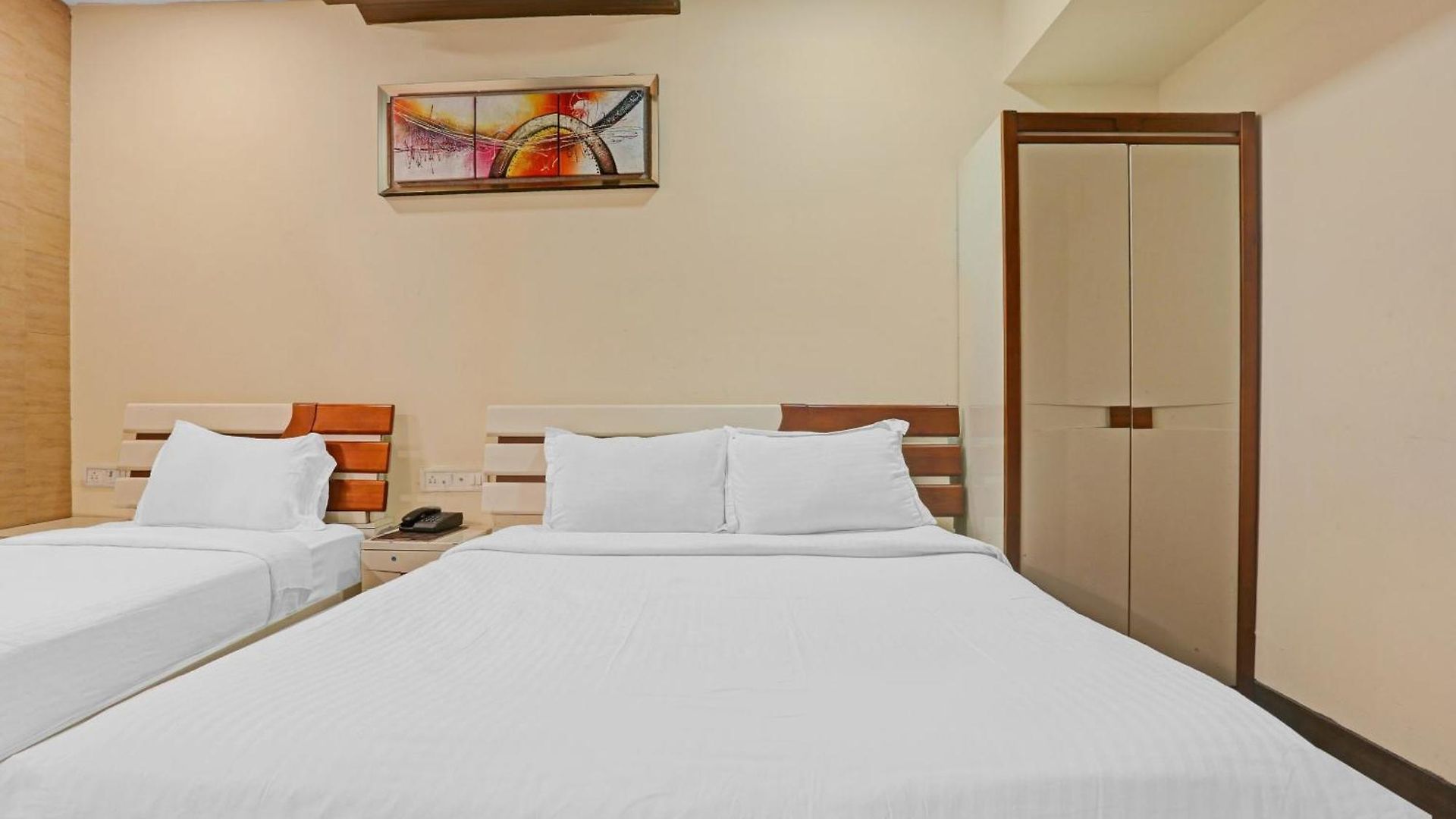Oyo Executive Hotel