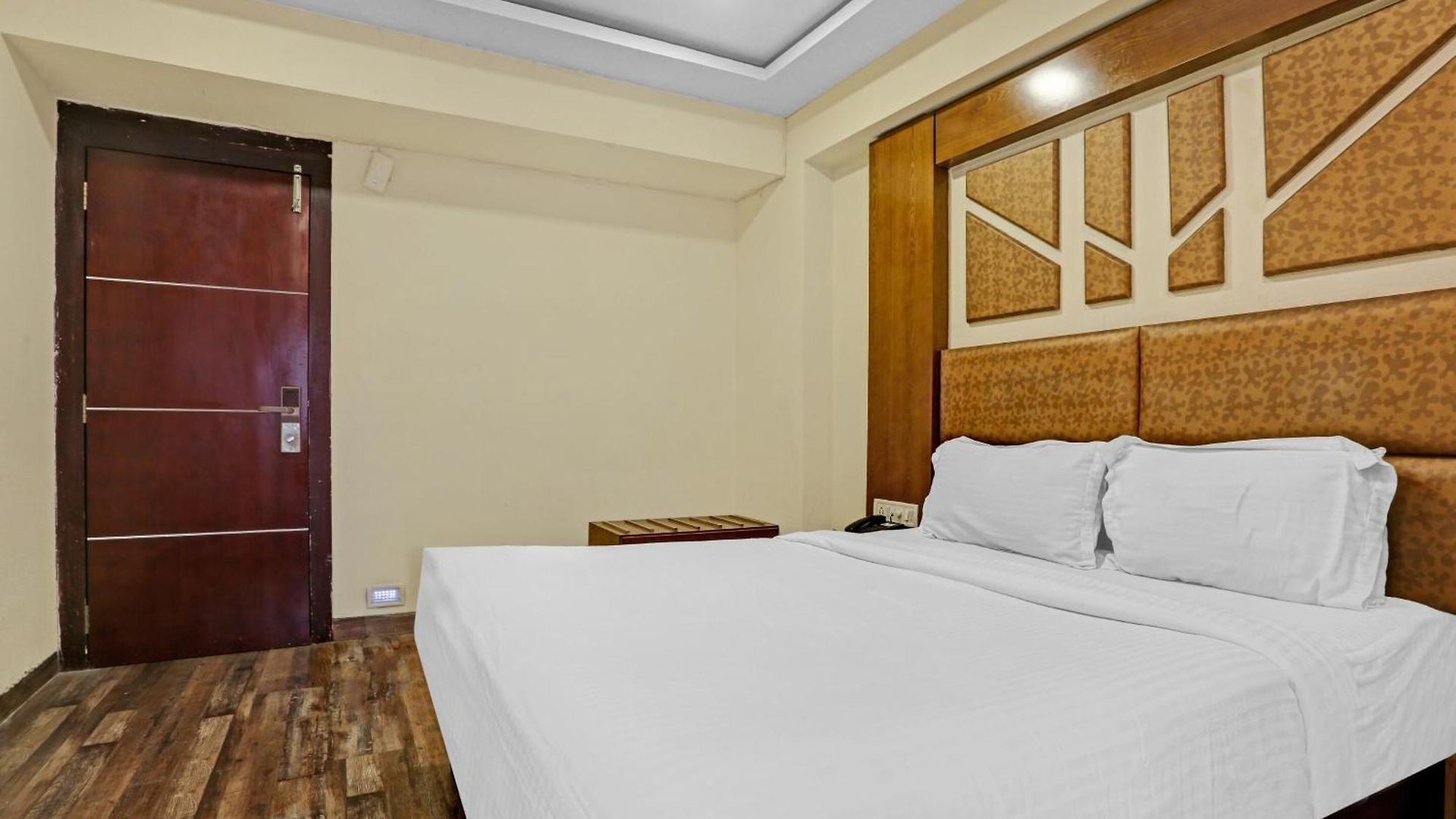 Hotel Oyo Executive Mumbai