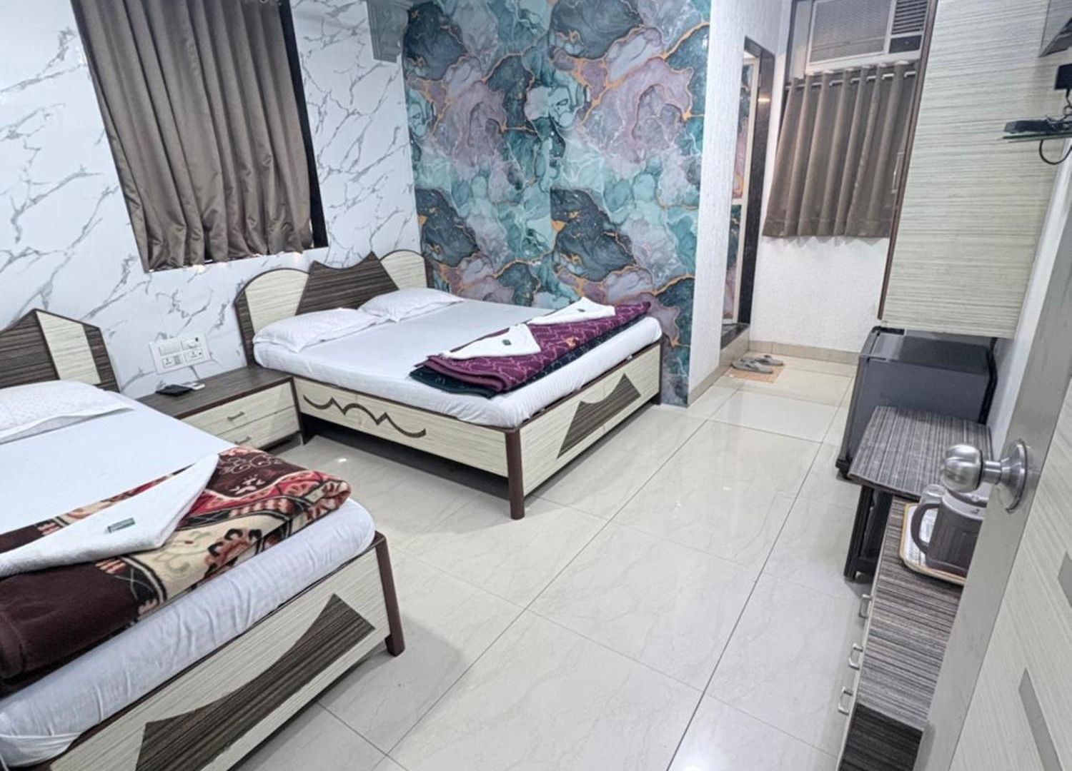 Hotel Broadway Colaba Mumbai