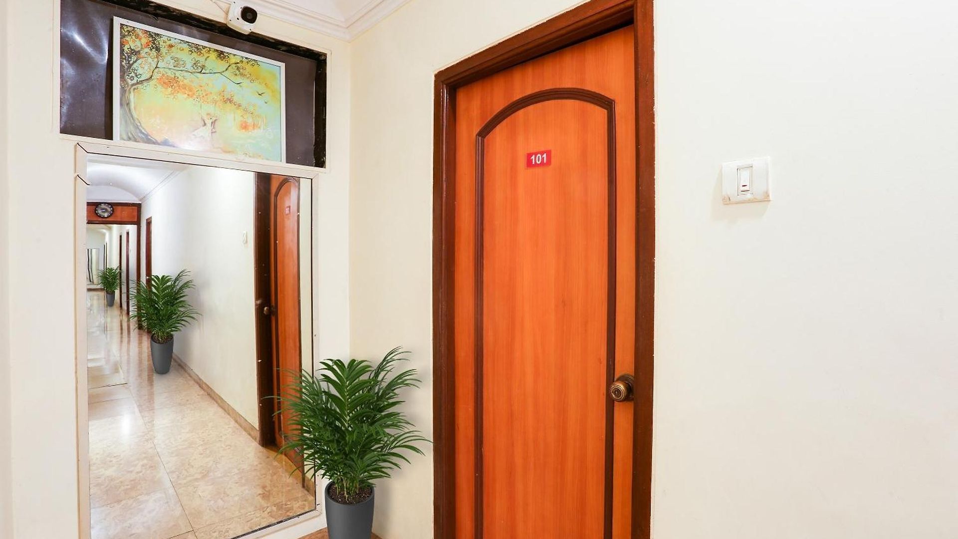 Collection O De Meridian Near Versova Beach Hotel Mumbai