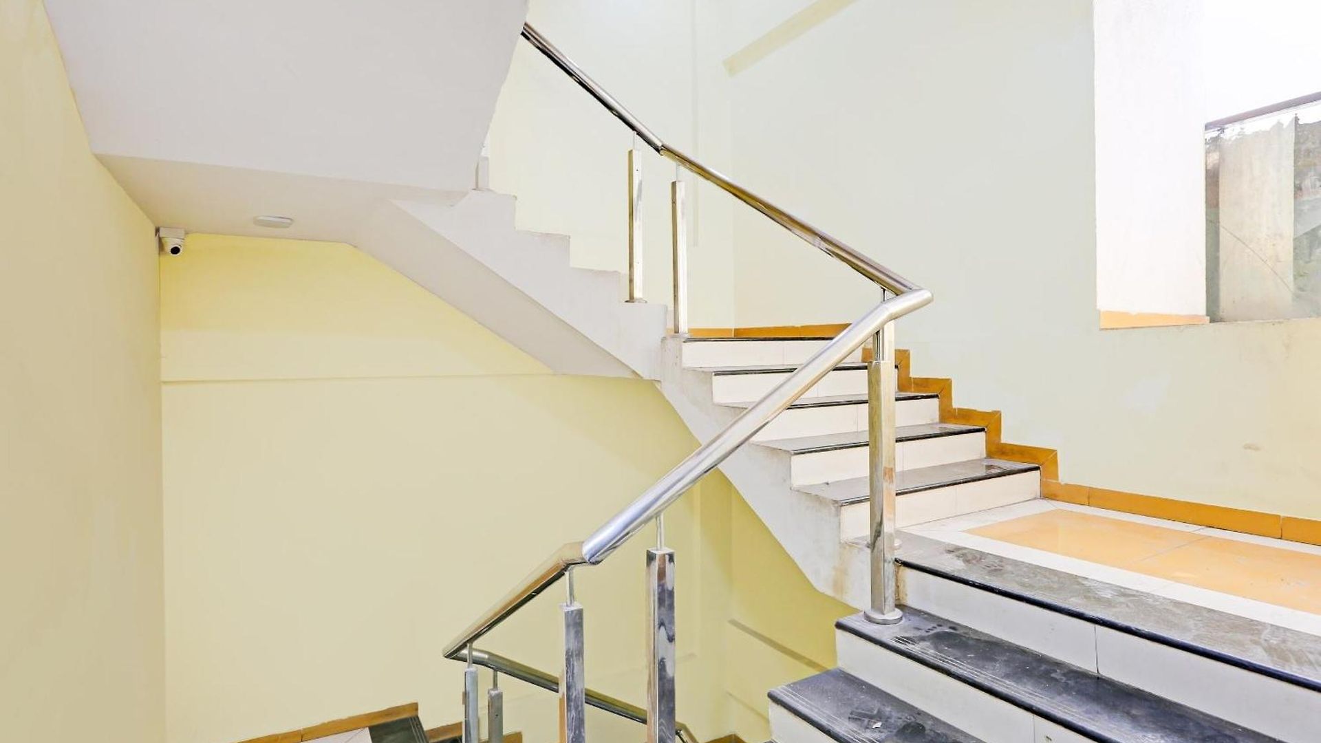 Hotel Oyo Salt House Mumbai