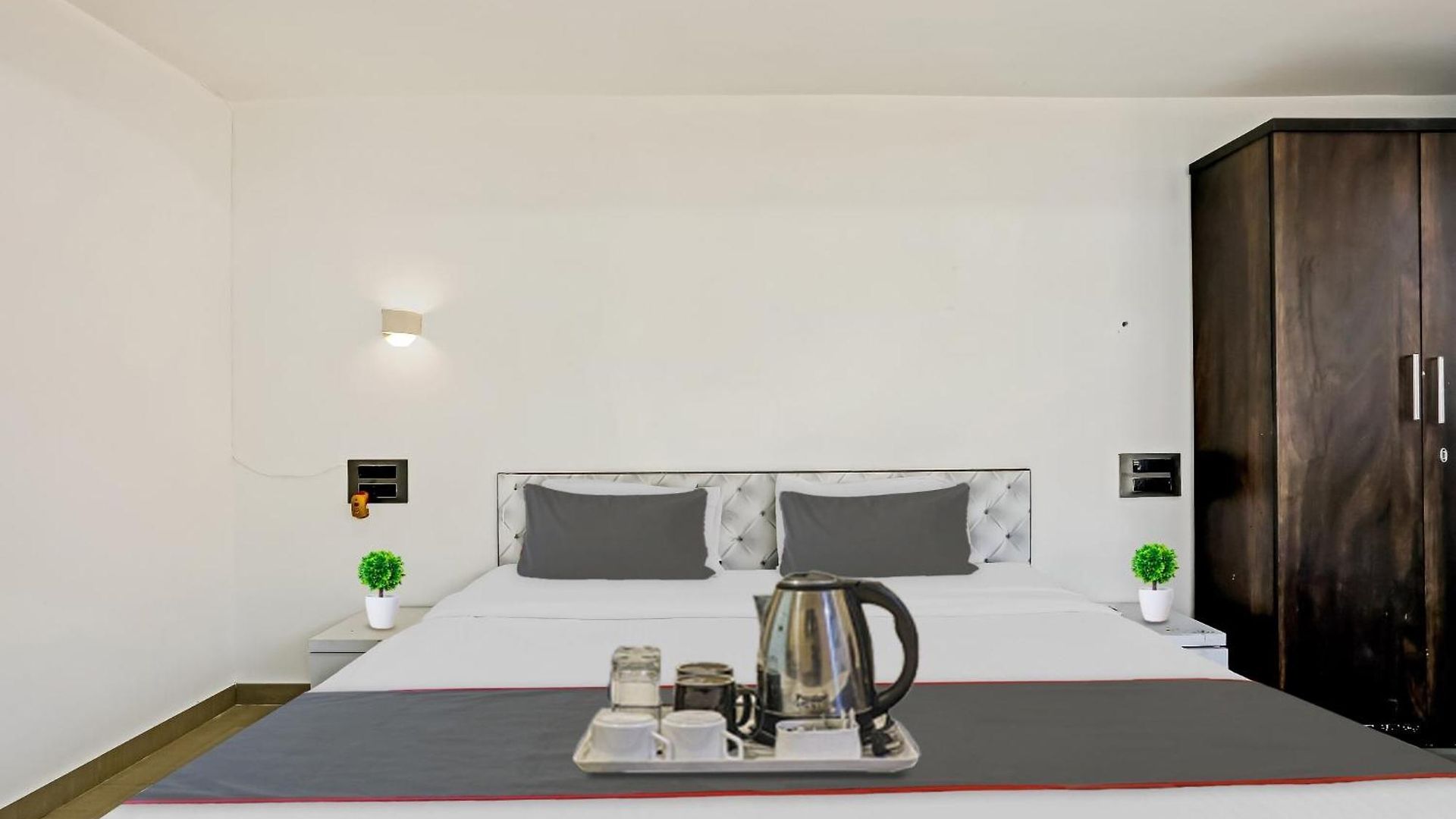 Hotel Oyo Salt House Mumbai