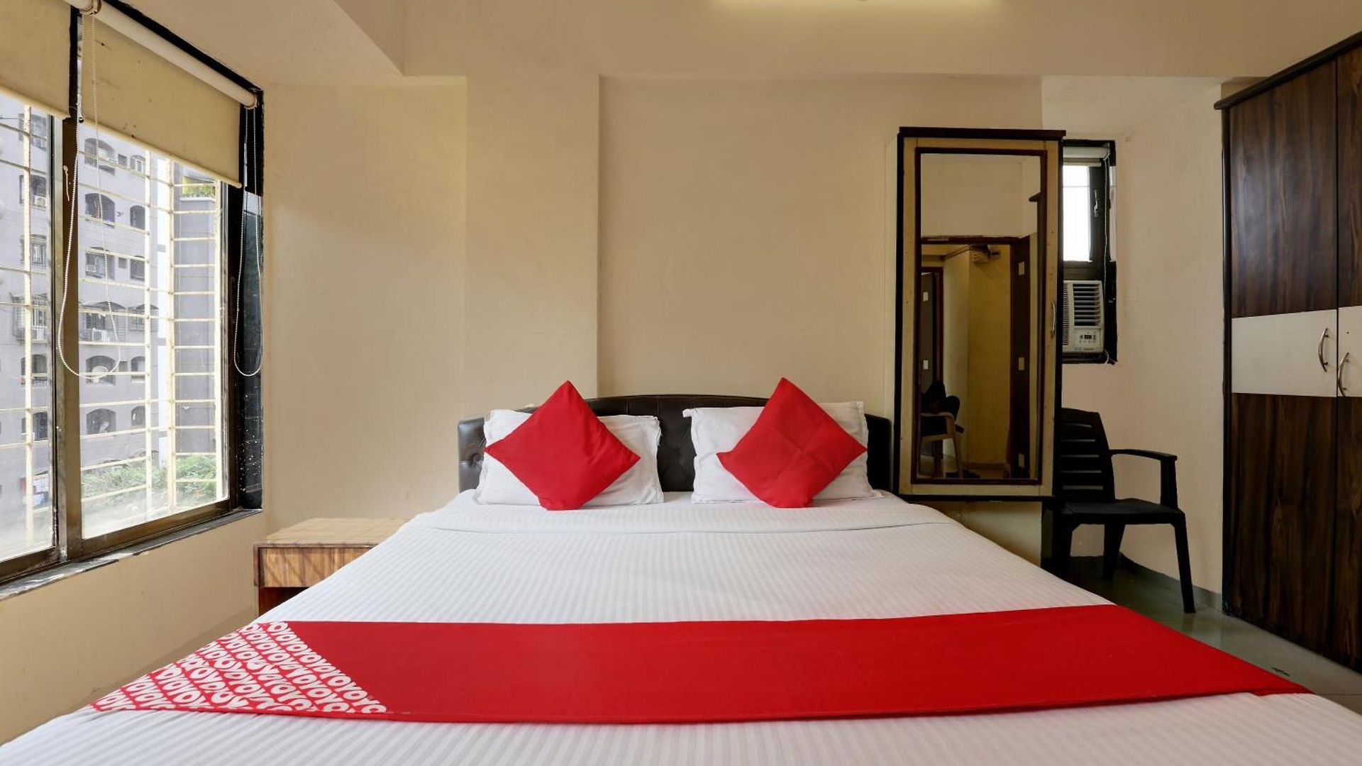 Hotel Collection O Lokhandwala Andheri West Mumbai Formerly Lalsai Residency