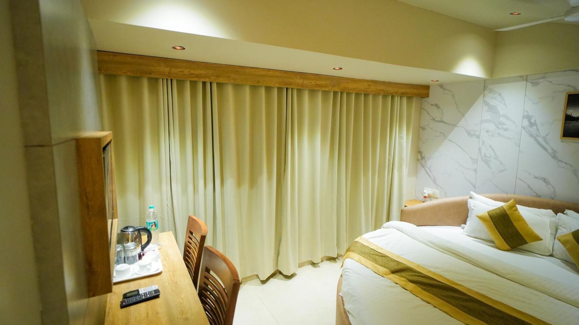 Amber Paramount Hotel
