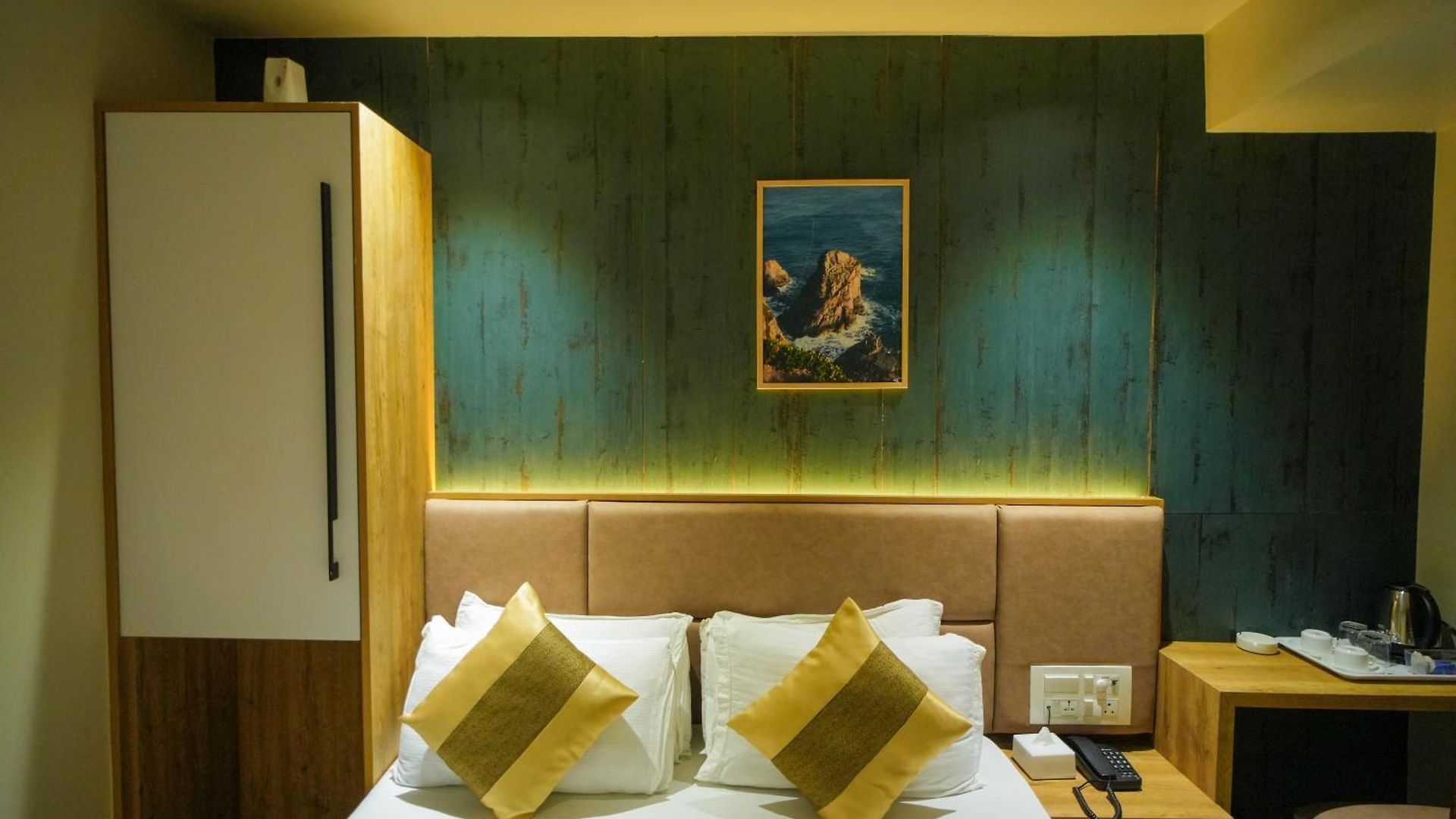 Amber Paramount 3*