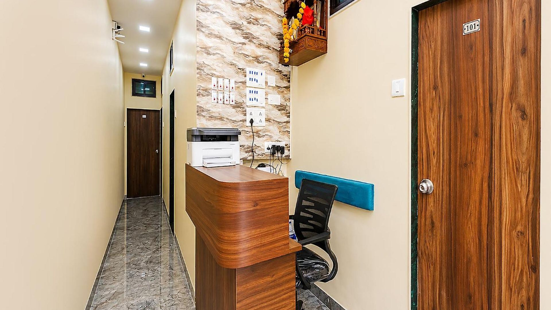 Fabhotel Aai Om Residency Hotel *