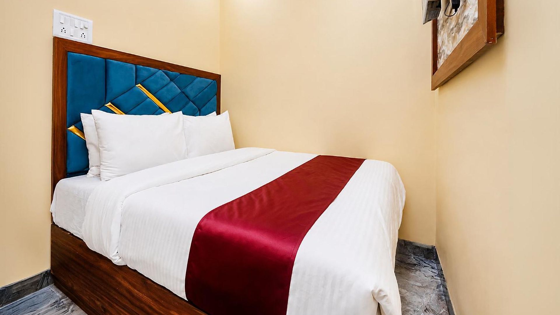 Hotel Fabhotel Aai Om Residency Mumbai