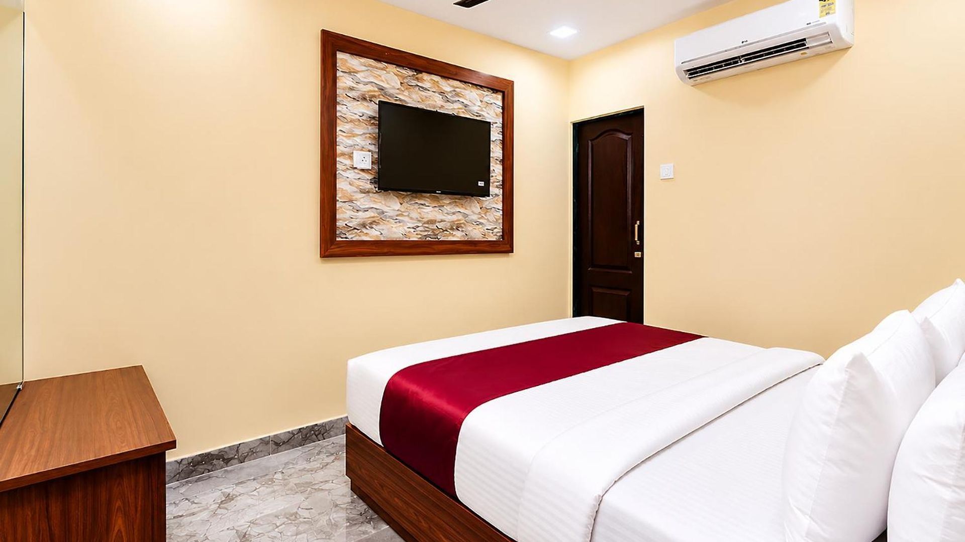 Fabhotel Aai Om Residency Mumbai