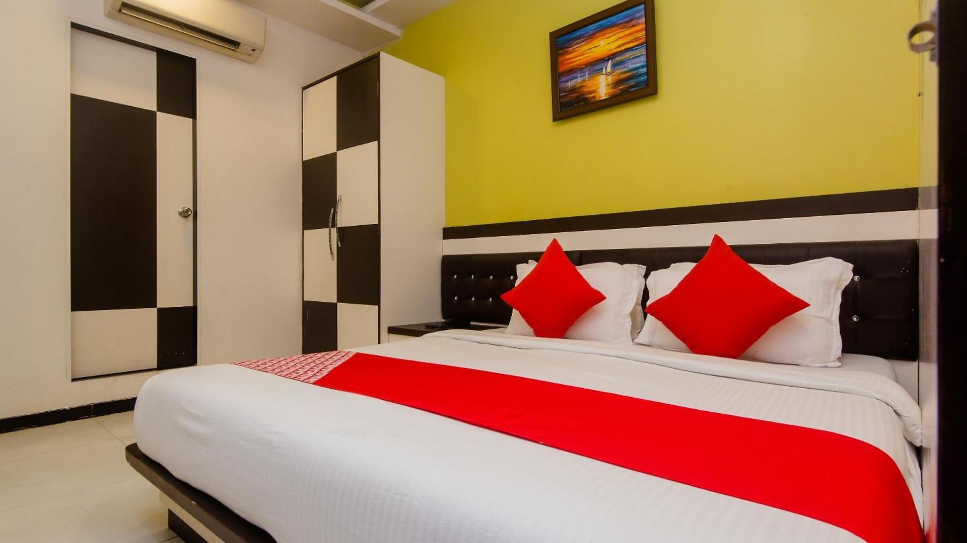 Hotel O Blue Pearl Residency Near Chhatrapati Shivaji International Airport 3*
