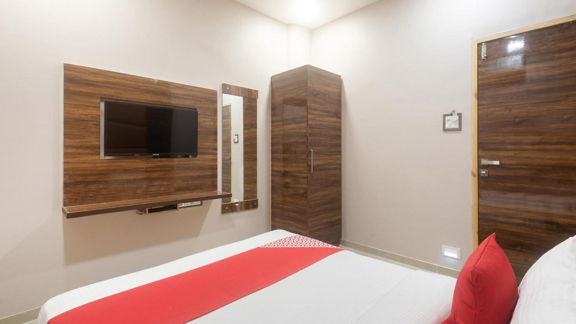 Blue Executive Near Chhatrapati Shivaji International Airport Hotel
